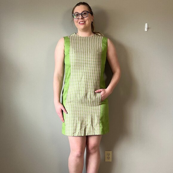 Vintage 1960s green gingham shift dress - Picture 2 of 16